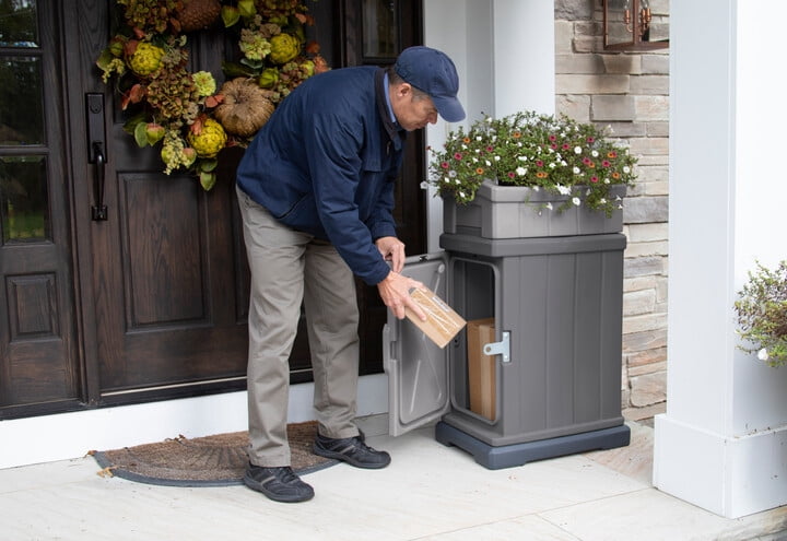 Simplay3 Hide Away Delivery & Storage Box