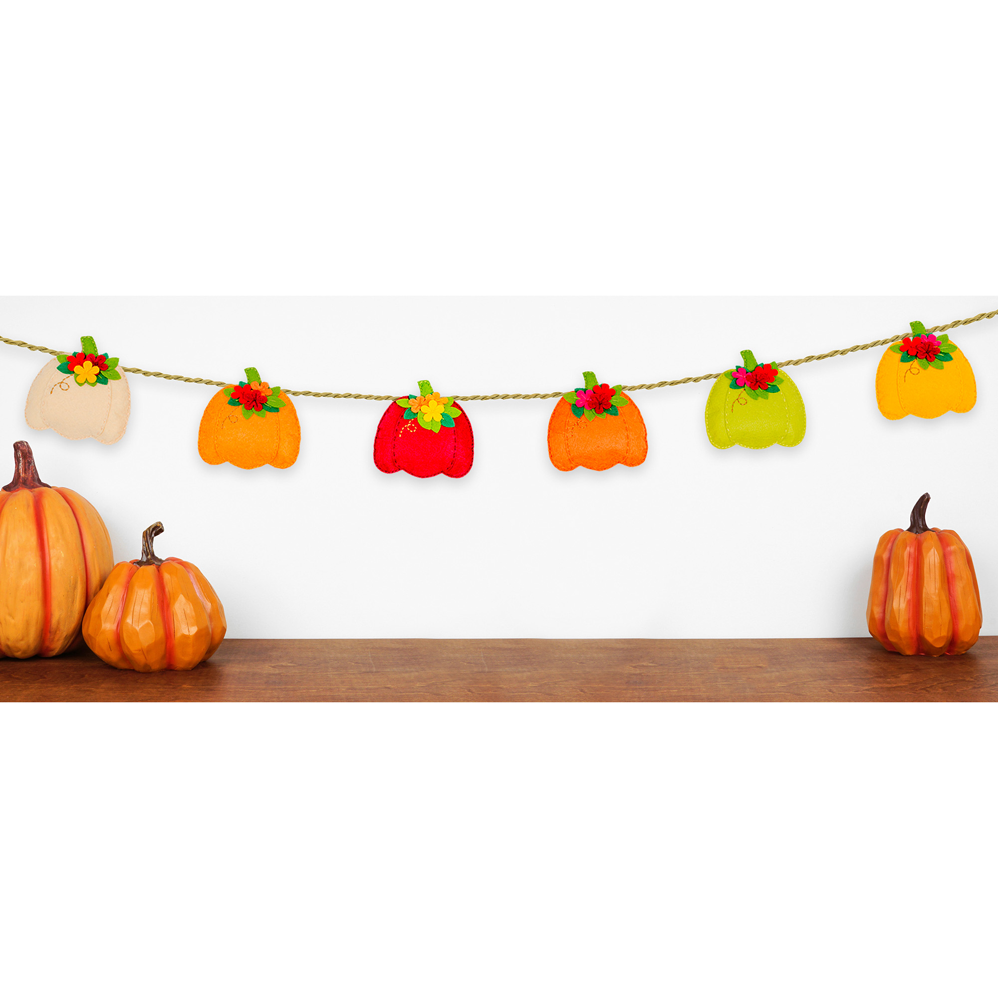 Fabric Editions Create It Felt Craft Kit Garland Pumpkins, Orange 6 Pieces
