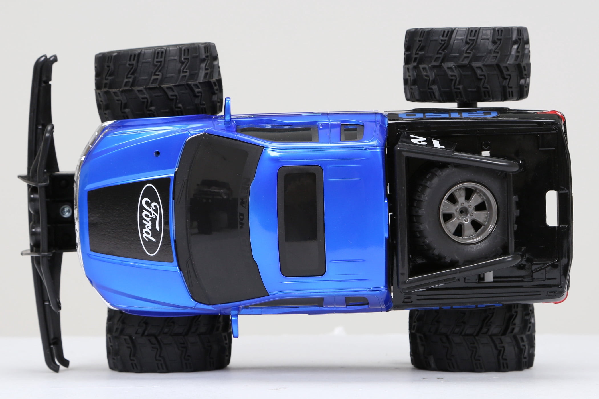 New Bright 1:14 Scale Remote Control Truck Ford F-150 - Blue 2.4GHz USB