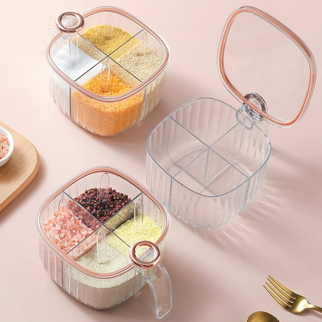 PENGXIANG 1 Ensemble Pot à Condiments Transparent Qualité Alimentaire Bon Effet de Scellage Base Antidérapante Anti-Humidité Compact Clair 4 Compartiments Boîte à Assaisonnement Sel Poivre avec Cuillères Fournitures pour la Maison