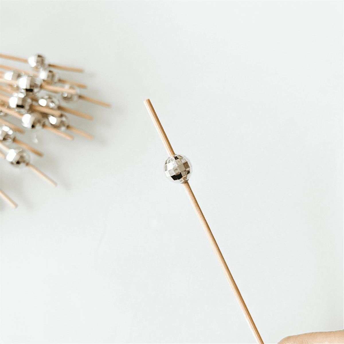 Lot De 300 Cure-dents Décoratifs Disco Pour Apéritifs, Boules Disco En Bois Argenté, Pics à Cocktail, Bâtonnets En Bambou, Longues Brochettes Alimentaires, Décoration De Fête Pour Mariage