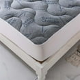 thumbnail image 3 of StarNight - Protège-Matelas Rembourré en Bambou Charbon, Imperméable, Taille Double, 3 of 4