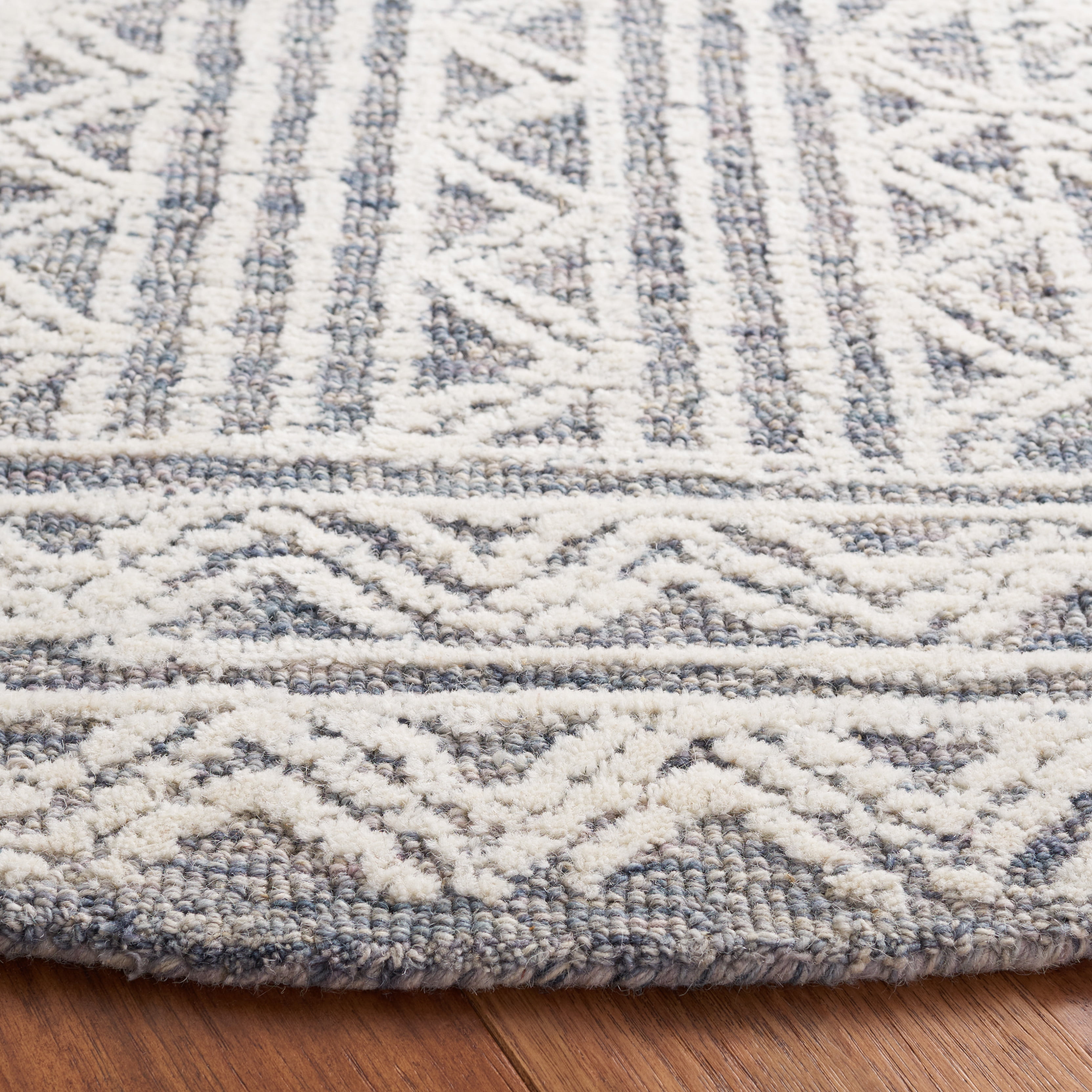 SAFAVIEH Abstract Cainneach Striped Wool Area Rug, Gray/Ivory, 6' x 6' Round