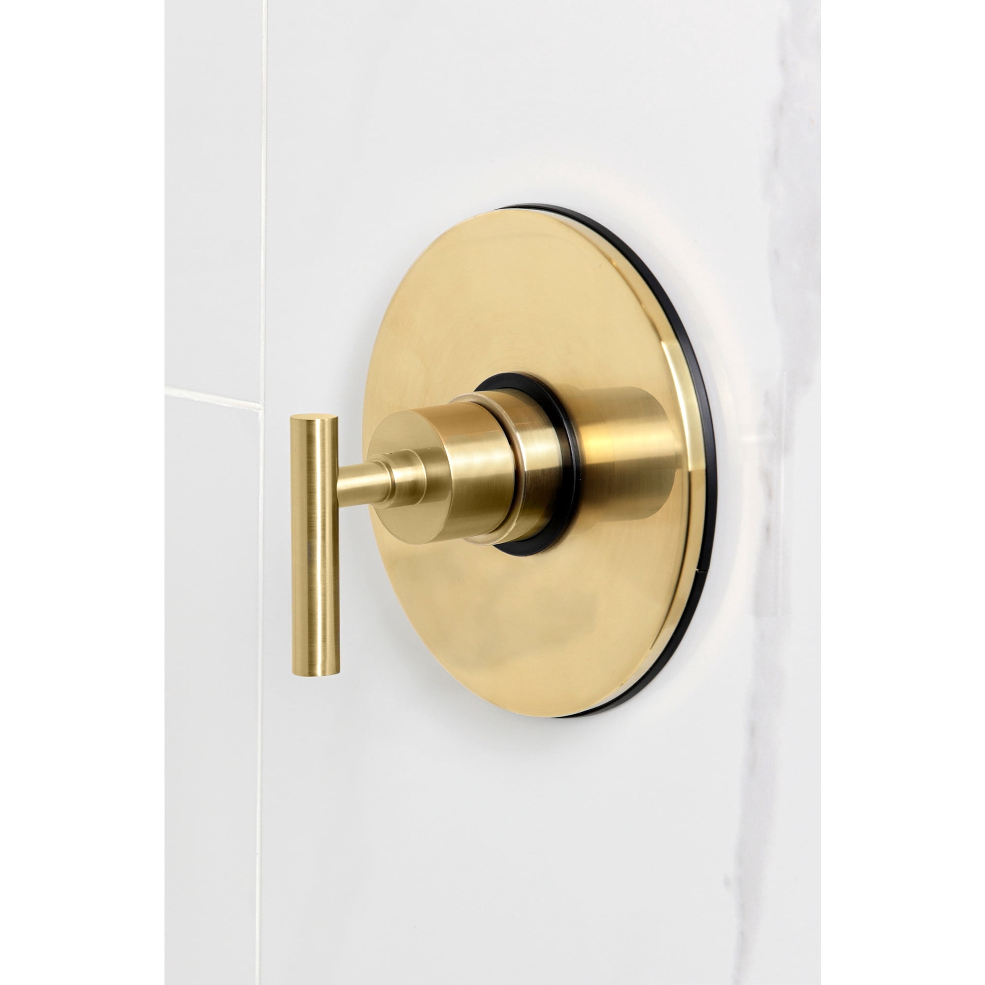 Kingston Brass KB6337CMLTO Manhattan Single-Handle Pressure Balanced Tub Faucet in Brushed Brass