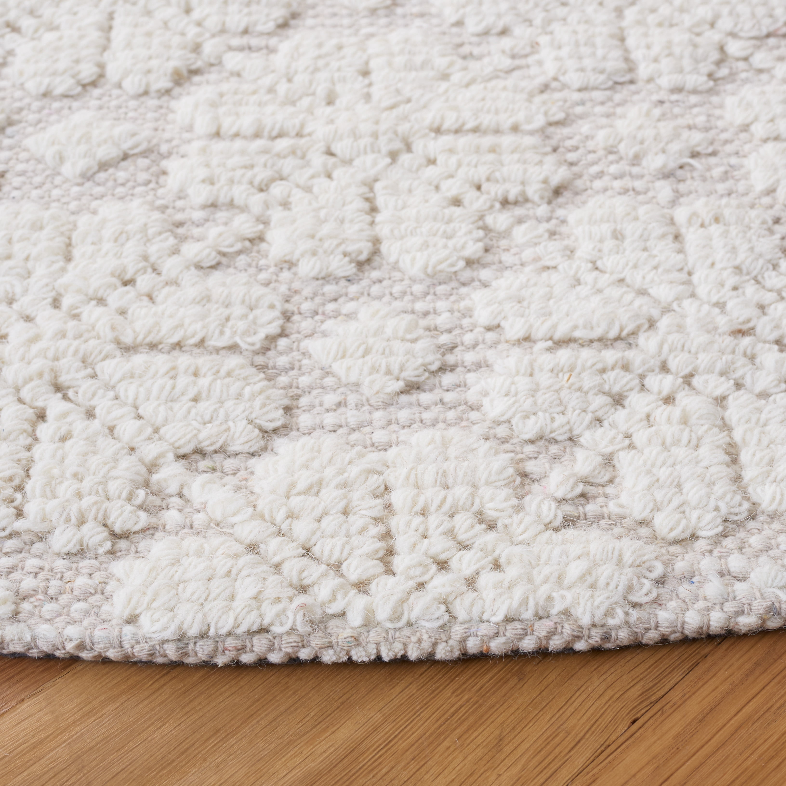 SAFAVIEH Vermont Martha Geometric Area Rug, 6' x 6' Round, Ivory