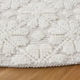 thumbnail image 3 of SAFAVIEH Vermont Martha Geometric Area Rug, 6' x 6' Round, Ivory, 3 of 5