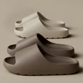 thumbnail image 4 of Zapatillas de suela gruesa y suave de EVA, zapatillas de moda de verano para mujer, sandalias para el hogar, zapatos de playa para hombre, 4 of 5