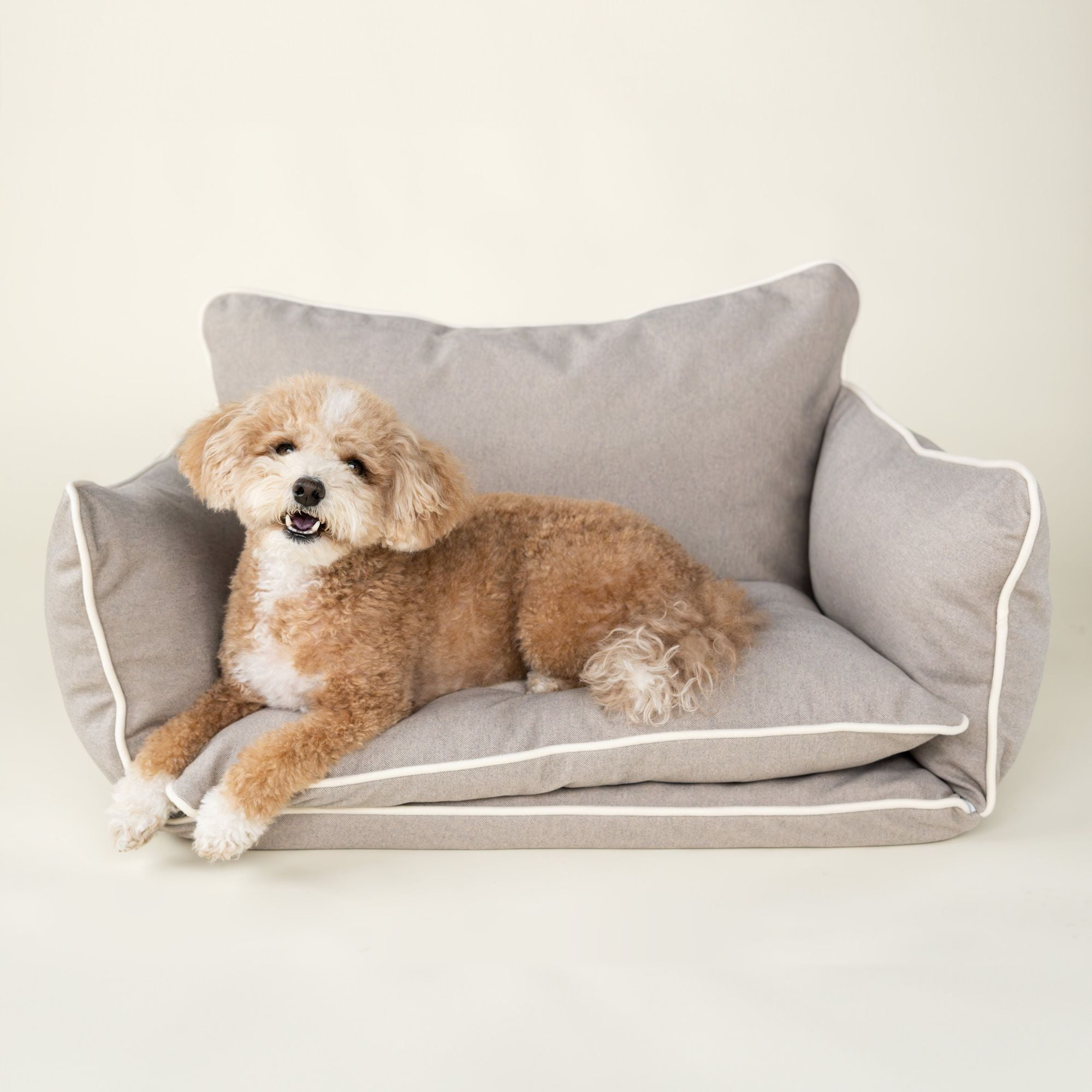 Harry Barker Comfy Couch Lounger Bed for Pets with Faux Wool and Eco-Friendly Poly Fill