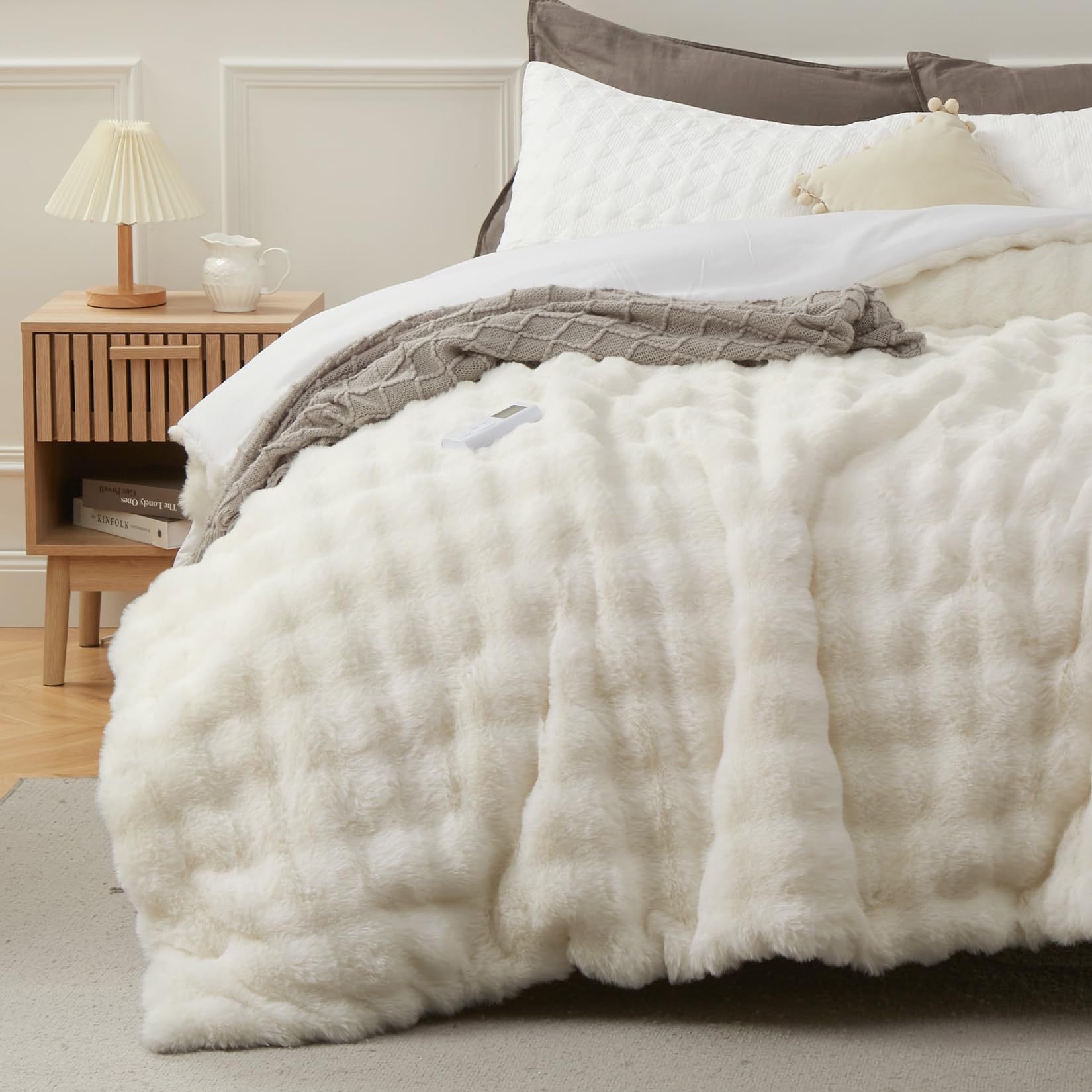 Juiluna Fluffy Heated Comforter Blanket with Wireless Controller, Queen Size Faux Fur Bubble Comforter, 6 Heat Levels & 10 Hours Auto-Off, Winter Warm Luxury Fuzzy Bedding Comforter, Beige