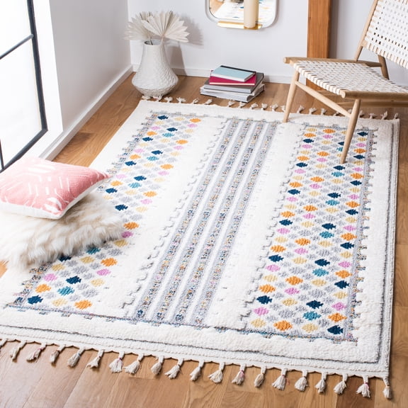 Safavieh Moroccan Fringe Donovan Southwestern Shag Area Rug, Ivory/Gray, 5'3" x 7'6"