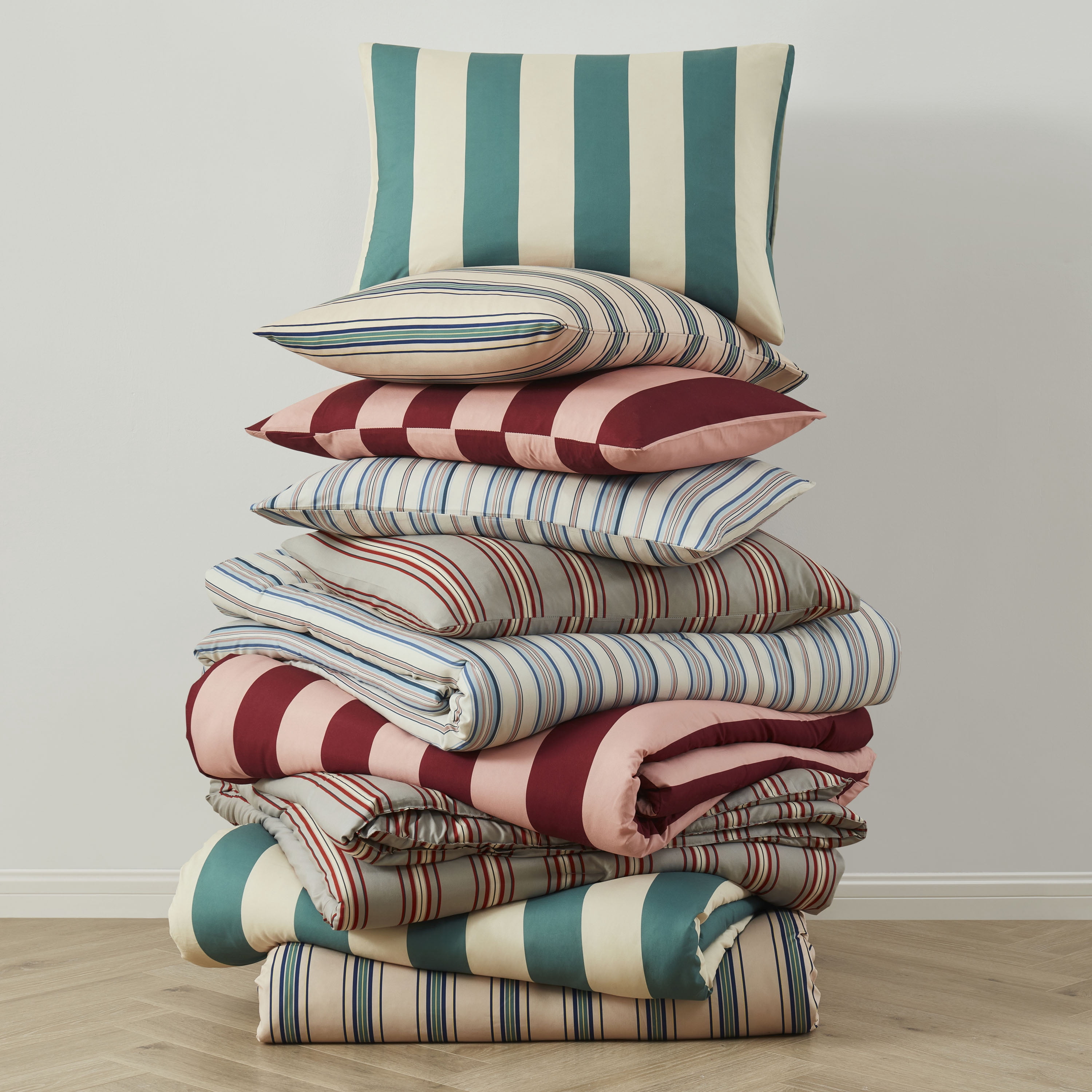 Virtu Twin XL Comforter Set, Bed In A Bag 5 Pc Striped Bedding Set, Cream