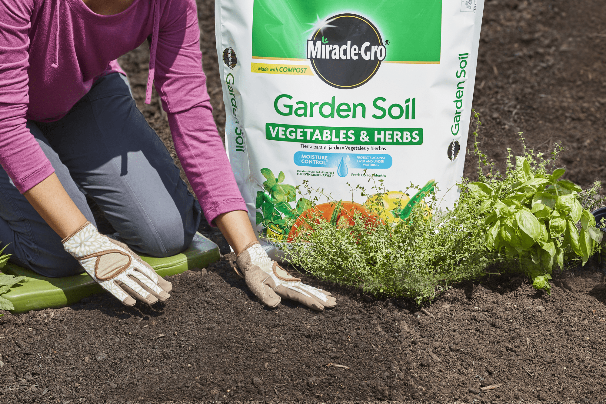 Miracle Gro Garden Soil Vegetables And Herbs 1 5 Cu Ft Walmart Com Walmart Com Miracle Gro Garden Soil Vegetables And Herbs 1 5 Cu Ft Walmart Com Walmart Com