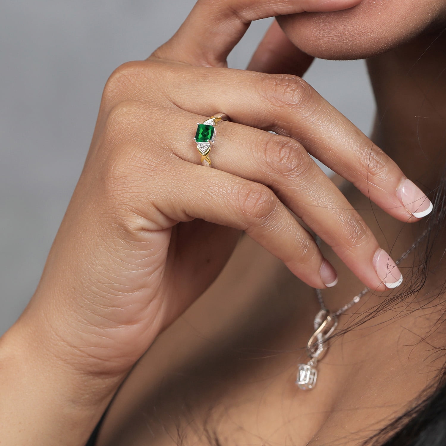 Gem Stone King 925 Sterling Silver and 10K Yellow Gold Cushion Green Nano Emerald and White Lab Grown Diamond Engagement Ring for Women (1.03 Cttw, Available in Size 5, 6, 7, 8, 9)