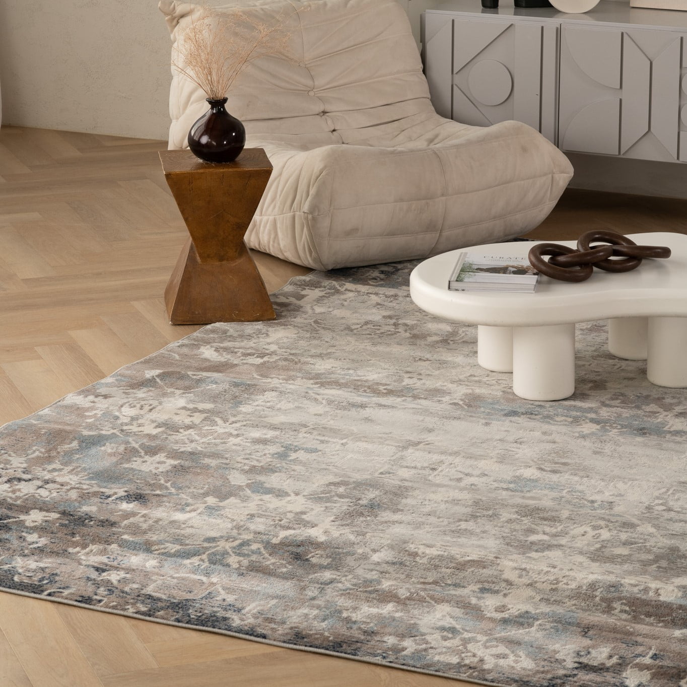 Rug Branch Havana Collection Traditional Distressed Area Rug.