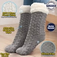 thumbnail image 4 of Calcetines Pantuflas Ontel Huggle Gris Ultra Aterciopelados Antideslizantes, 4 of 7