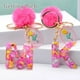 thumbnail image 2 of Llaveros Kawaii de 26 letras para mujer, colgante de iniciales del alfabeto de resina de la A la Z con pompón rosa, bolso de mano, 2 of 4