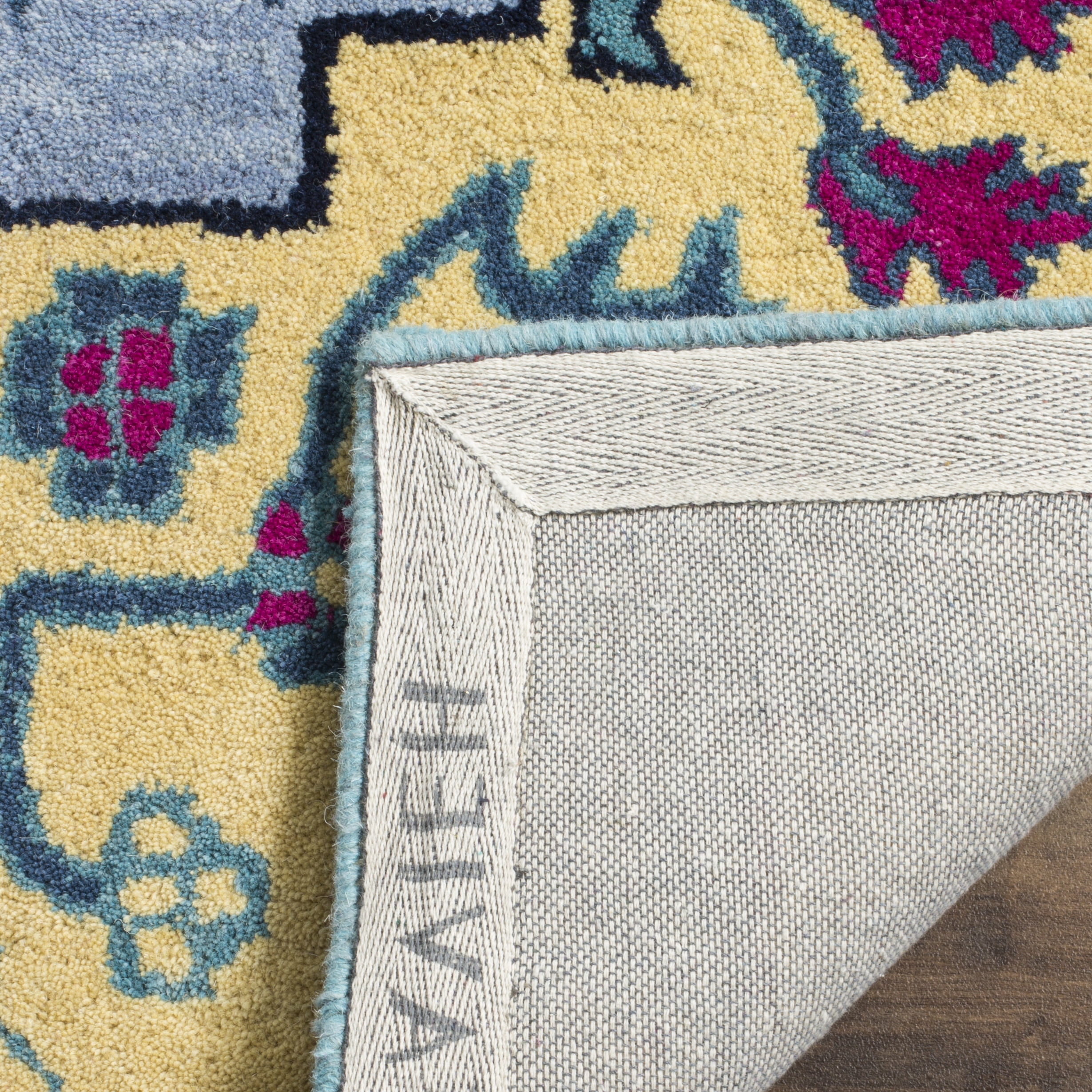 SAFAVIEH Bellagio Trevelyan Bordered Wool Area Rug, Light Blue/Multi, 5' x 5' Round
