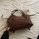 thumbnail image 5 of Bolso Hombro Ante para Mujer Con Correa Ajustable Mano Sólido El (café), 5 of 6