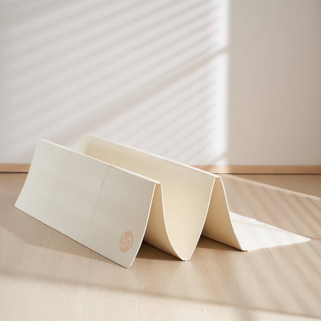 YR Foldable Yoga Mat Large 78"x51" 5mm Thick TPE Folding Fitness Mat for Home and Travel Workouts, White