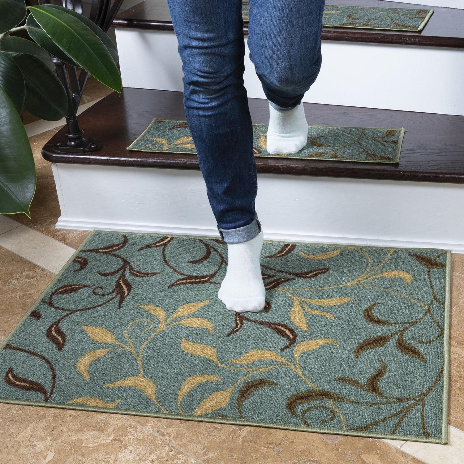 Tapis de couloir contemporain à motif feuilles et sous-couche en caoutchouc la collection Ottohome