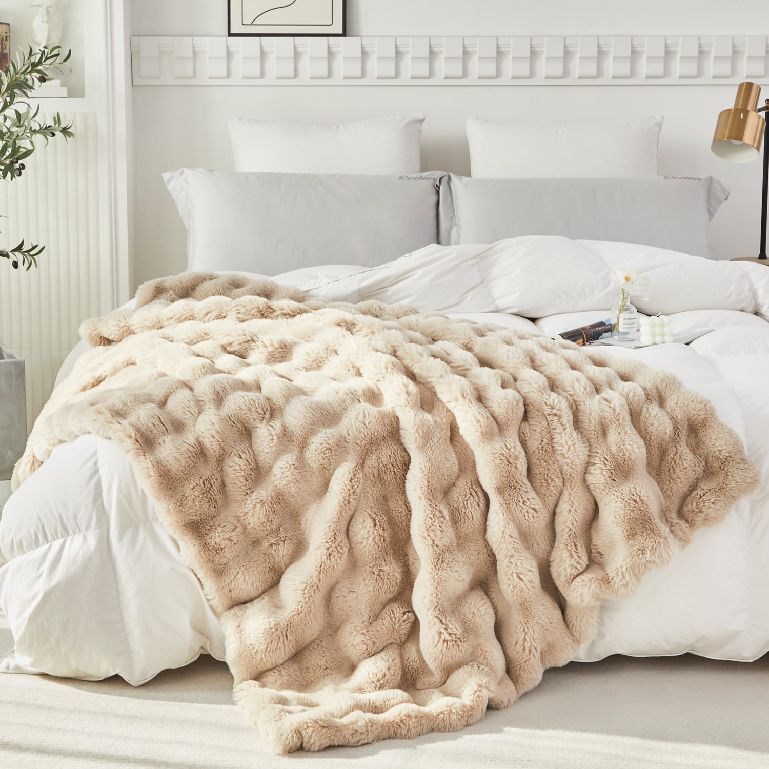 URBONUR Taupe Faux Rabbit Fur Bubble Throw Blankets for Couch Bed Sofa, Soft Warm Thick Throws and Blankets, Fluffy Fuzzy Plush Throw Blankets 51×63 Inches