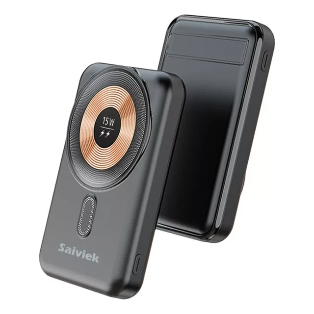 power bank inalámbrico magnético 10000mah saiviek h19d cargador 5.0a 22.5w carga super rápida — 3/4 frontal de batería portátil negra con bobina magnética visible marcada 15W, logotipo Saiviek, indicador LED ovalado y botón lateral; perfil delgado y soporte magnético plegable, adecuada para sostener y cargar el teléfono mientras mira contenido.