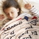 thumbnail image 5 of Manta Con Letras Alemanas Papá A Mi Hijo Y Mi Hija Manta Súper Suave Manta De Franela Manta De Correo Suave Y Cálida Para Invierno Guardurnaity BA001319-08, 5 of 6