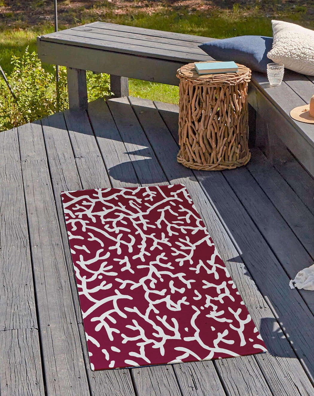24" 36" Simply Daisy Seaweed Beach Style Chenille Area Rug, Maroon Red