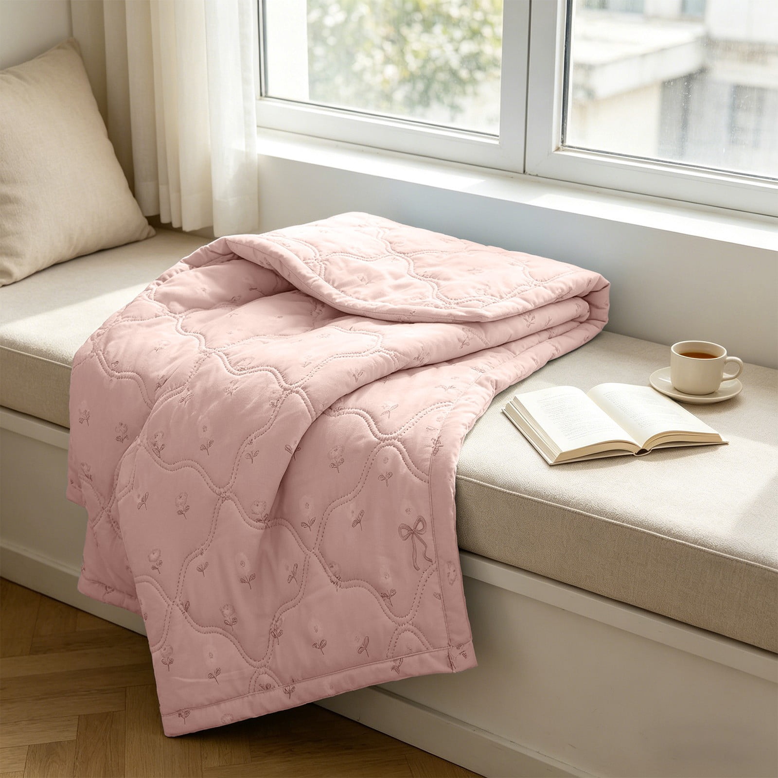 YiJuHui Floral Cool Quilt for Summer, Lightweight Breathable Air Conditioning Blanket for Bedroom, Soft Polyester Cooling Comforter for Travel & Home