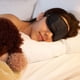 thumbnail image 4 of Antifaz de dormir de seda satinada con banda elástica, suave y cómodo para hombres y mujeres, ideal para viajes, oficina en casa o siestas, protege los ojos y bloquea la luz, 4 of 7