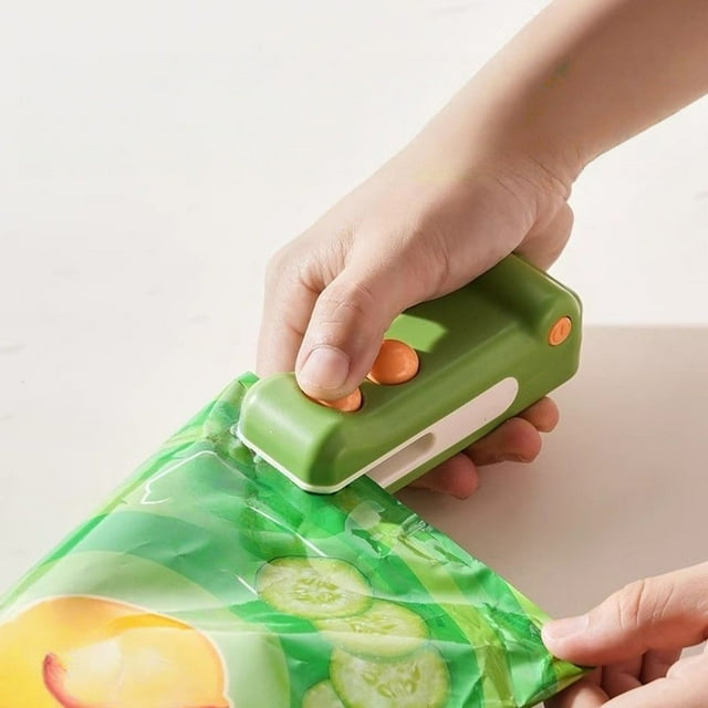 1Pc Mini Bag Sealer,2 In 1 Usb Rechargeable Chip Bag Sealer Heat Seal With Cutter,Mini Bag Resealer Machine For Snack Bags,Food Storage,Freshness Keep,Handheld Heat Sealer for Plastic Bags(A)