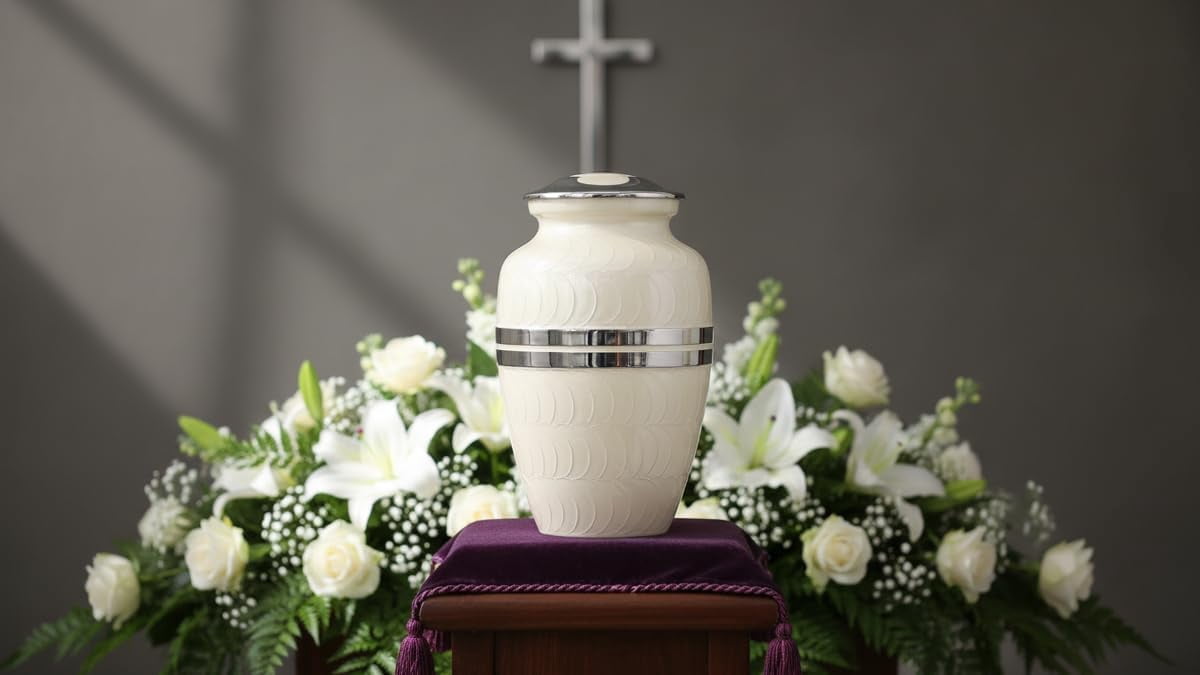 Cremation for Human Female for Funeral Burial & Home Urns for Ashes Adult Large Urns for Mom & Cremation Urns for Women for Ashes Decorative for Adult (White)