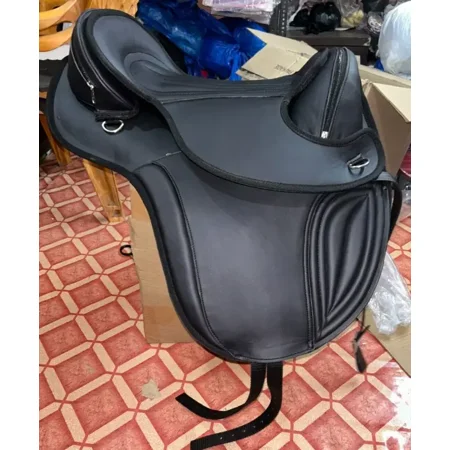 Lightweight Synthetic Treeless Saddle - Flexible, Comfortable & Horse-Friendly