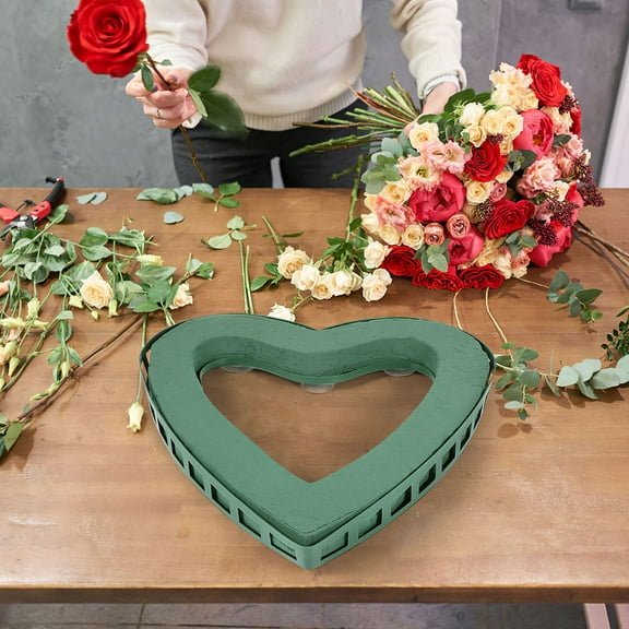 PTOOTP Heart Shaped Flower Rack Green Plastic Creative Design for Decoration Use 2Pcs