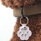 thumbnail image 4 of Llavero de cuero con pata de perro | Llavero de recuerdo de pelo de mascota | Colección conmemorativa | Regalo único para recuerdo de mascotas | Cuero suave duradero | Anillo de metal seguro | 1, 4 of 5