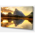 thumbnail image 2 of Vermillion Lever de Soleil sur Lac dans le Parc Banff - Impression sur Toile Paysage, 2 of 3