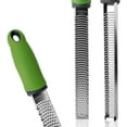thumbnail image 4 of nipocaio Pro Agrumes Citron Zester & Râpe à Fromage en Acier Inoxydable - Gingembre, Ail, Muscade de Pomme de Terre, Éplucheur de Chocolat, 4 of 5