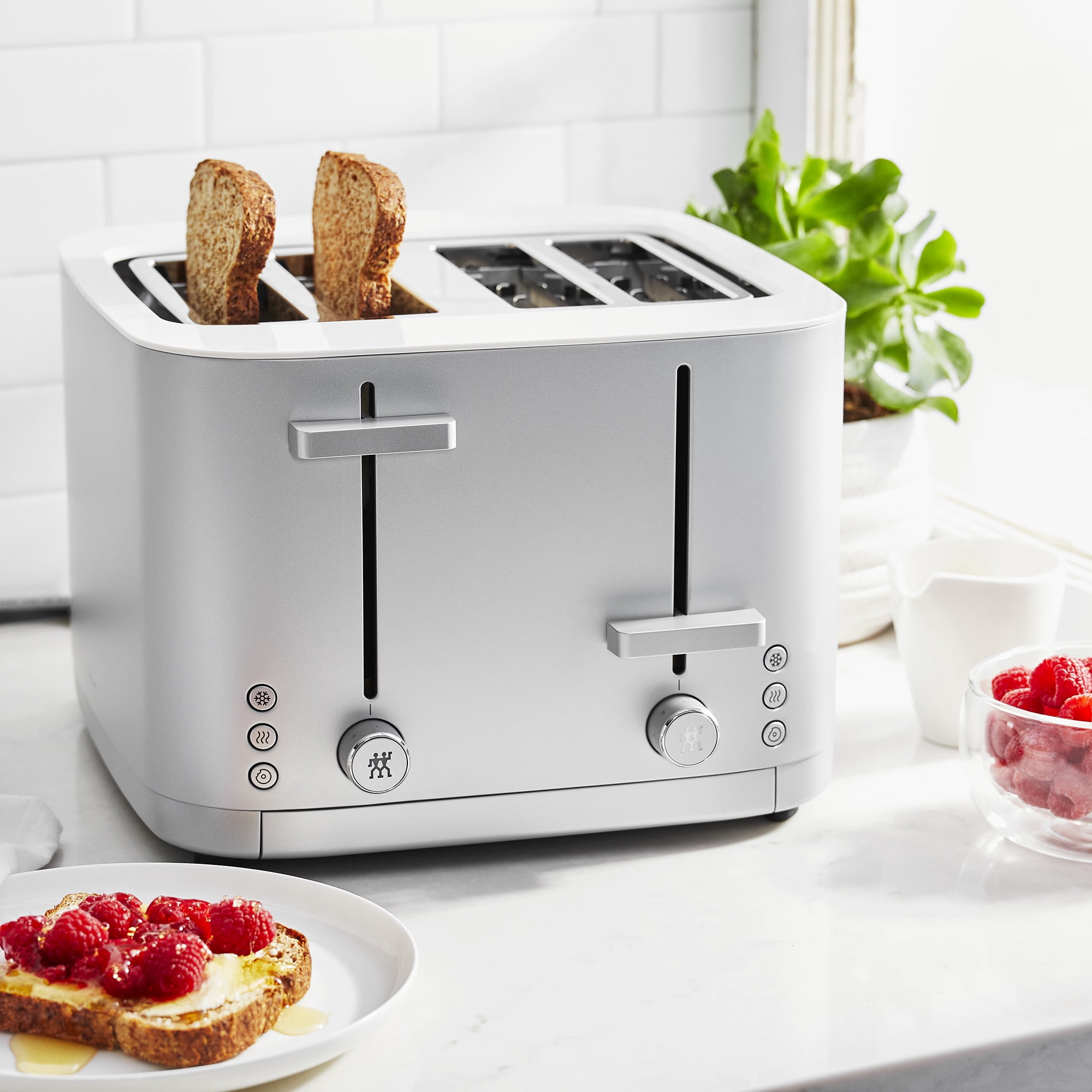 ZWILLING Enfinigy 4-Slice Toaster, Extra Wide 1.5" Slots for Bagels and Toast, Silver