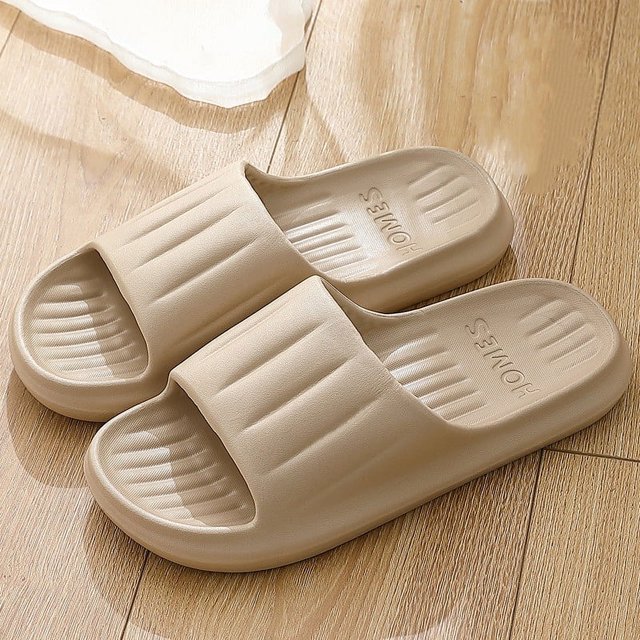 Zapatillas de hombre de talla grande 48 49, suela blanda de EVA, zapatilla de casa para mujer, sandalias de playa de verano para parejas, chanclas informales, zapatos deslizantes para el baño