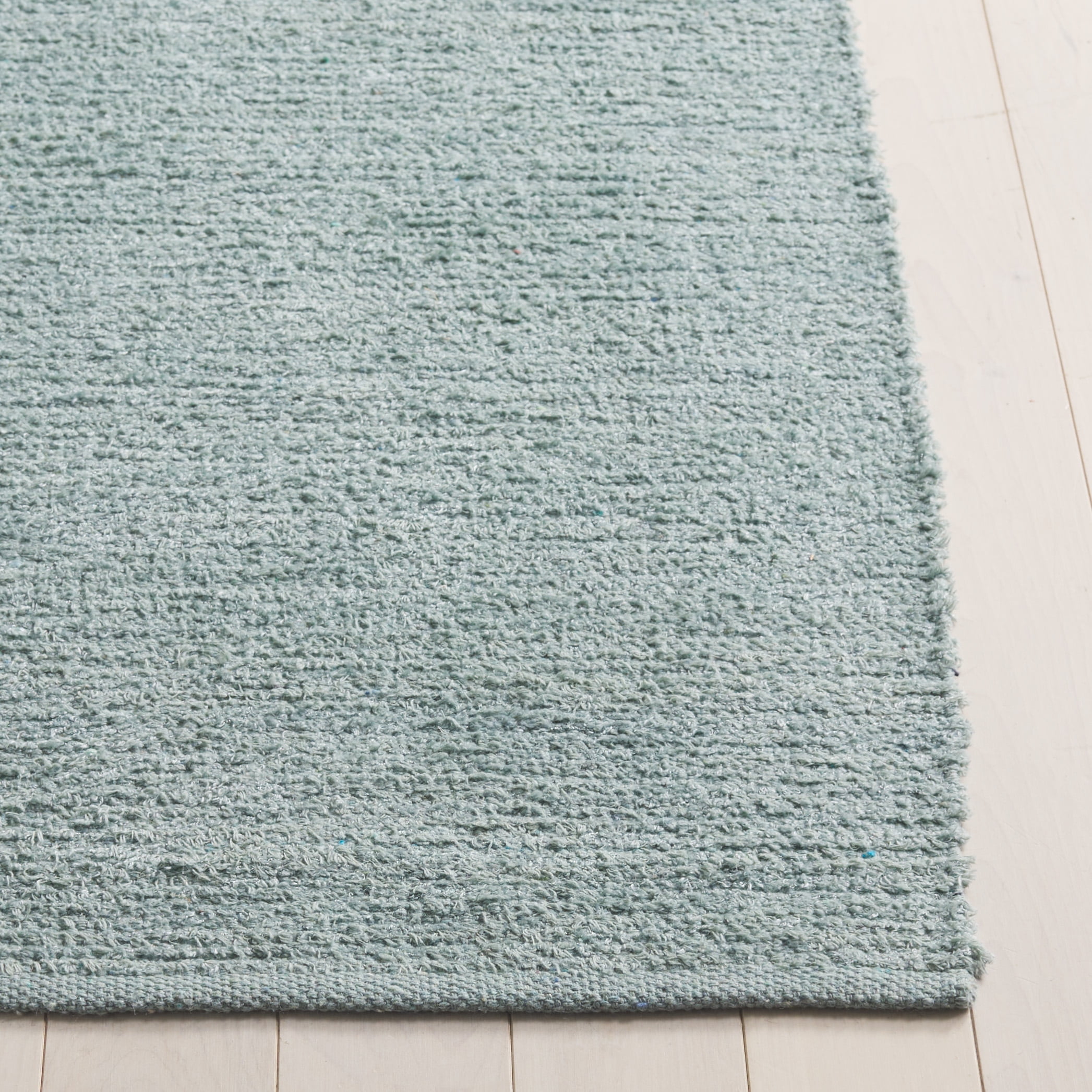 SAFAVIEH Montauk Azura Distressed Area Rug, Turquoise, 4' x 6'