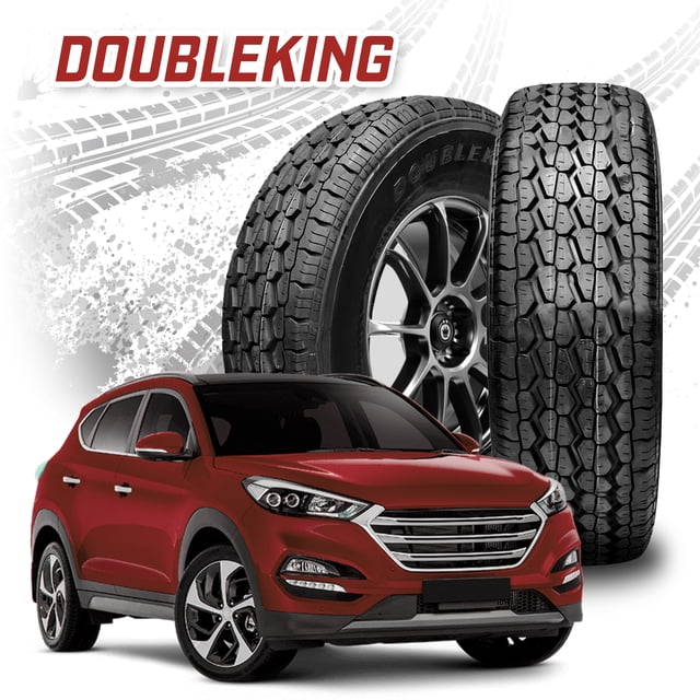 paquete 2 llantas doubleking dk365 265 65 r17 112t llantas negras 265/65 R17, dos unidades sobre rines en vista frontal y lateral; diseño todo clima con hombro sólido, cuatro surcos circunferenciales extra anchos, microsurcos y costilla central sólida para respuesta al volante consistente.