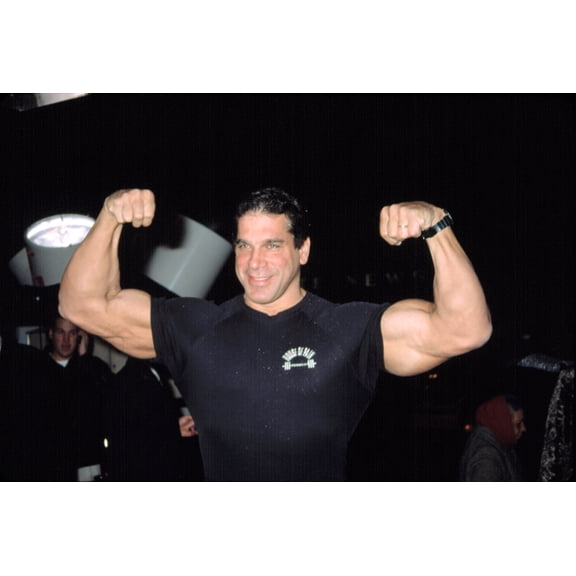 Lou Ferrigno At 25Th Anniversary Of Pumping Iron, Ny 11122002, By Cj Contino Celebrity (20 x 16)