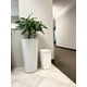 thumbnail image 3 of Bote de basura Rubbermaid pequeño de 34 litros para cocina/baño, color blanco, 3 of 5