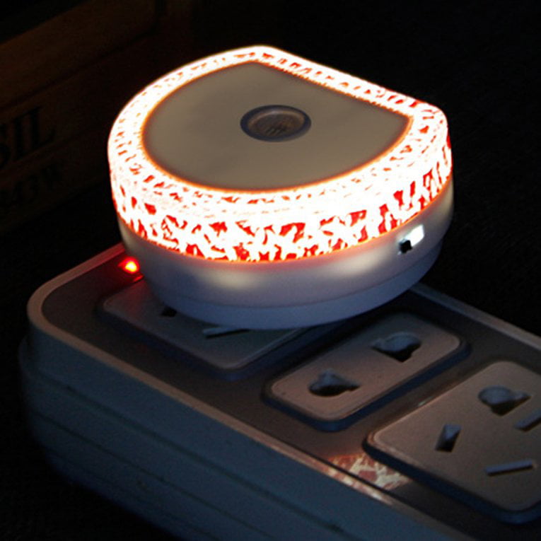 LED Night Light with Dusk to Dawn Sensor and Dual USB Charger 