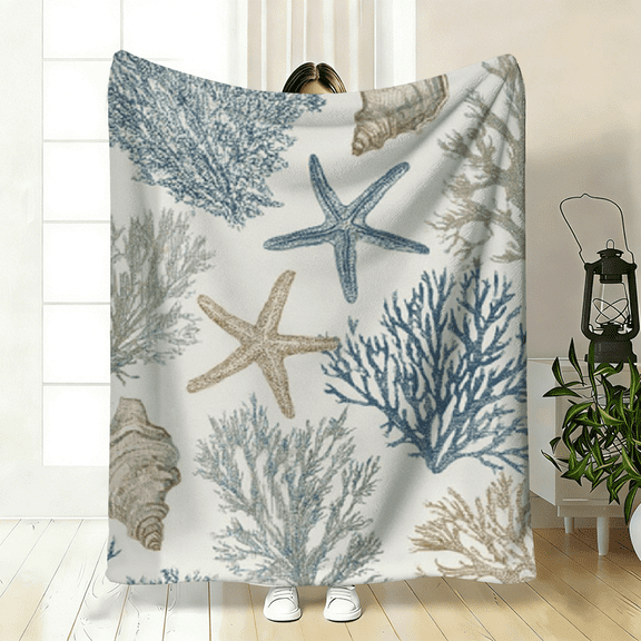 1pc of a Cozy And Gentle Flannel Blanket Featuring a Design of Coastal Shells And Starfish Perfect for Comfort Throughout The Year, Festival Decoration, Colorful Pattern.