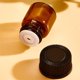 thumbnail image 2 of Moyic 100 piezas 2 ml botella de aceite esencial de vidrio Mini botellas portátiles de mano contenedor para compartir de interior Almacenamiento y organización del hogar Moyic HA010708-00B, 2 of 6