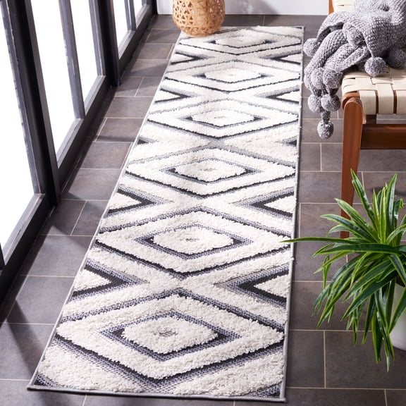 SAFAVIEH Cottage Ferdinand Geometric Indoor/Outdoor Runner Rug, Ivory/Black, 2' x 8'