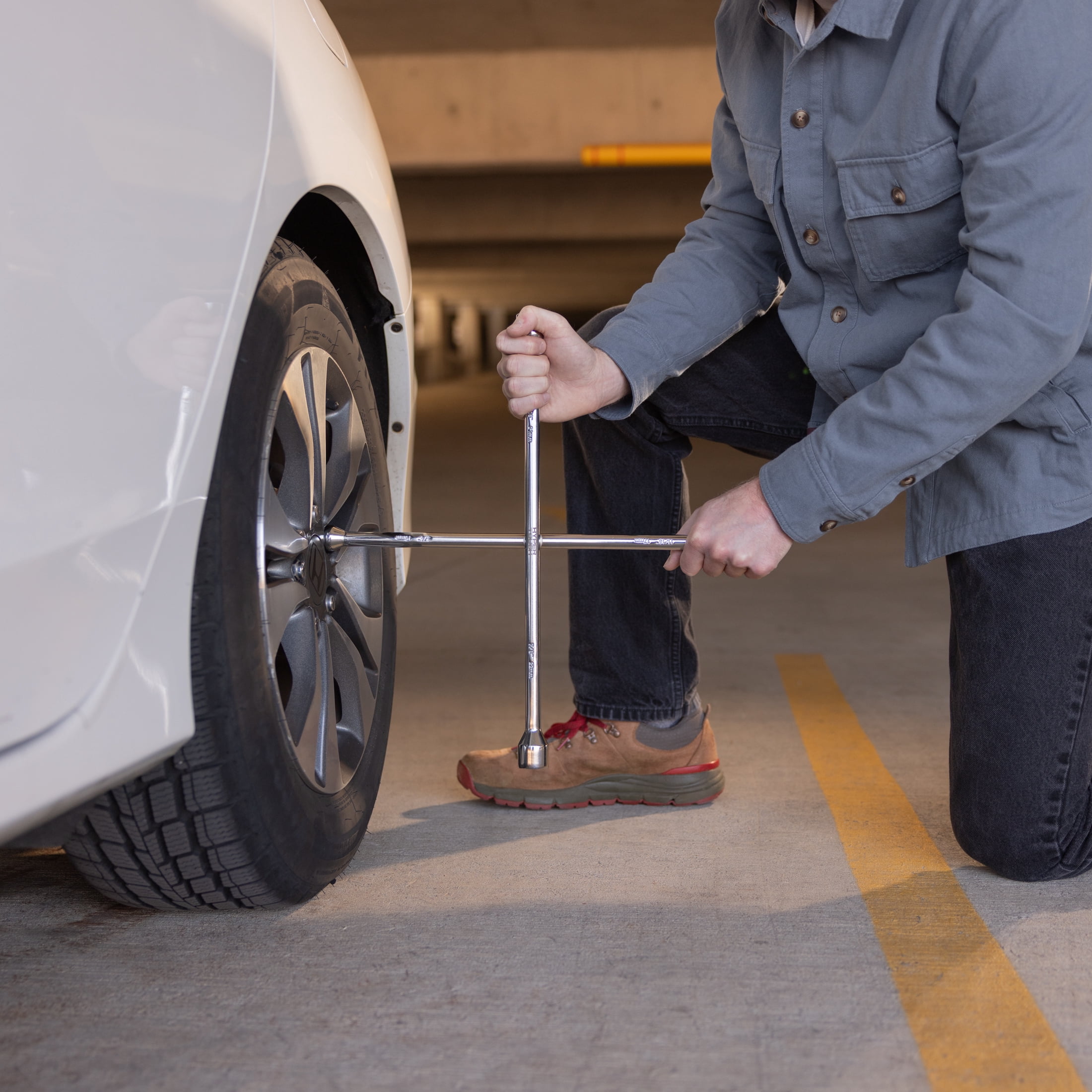 Hyper Tough 18-inch 4-Way Carbon Steel Lug Wrench