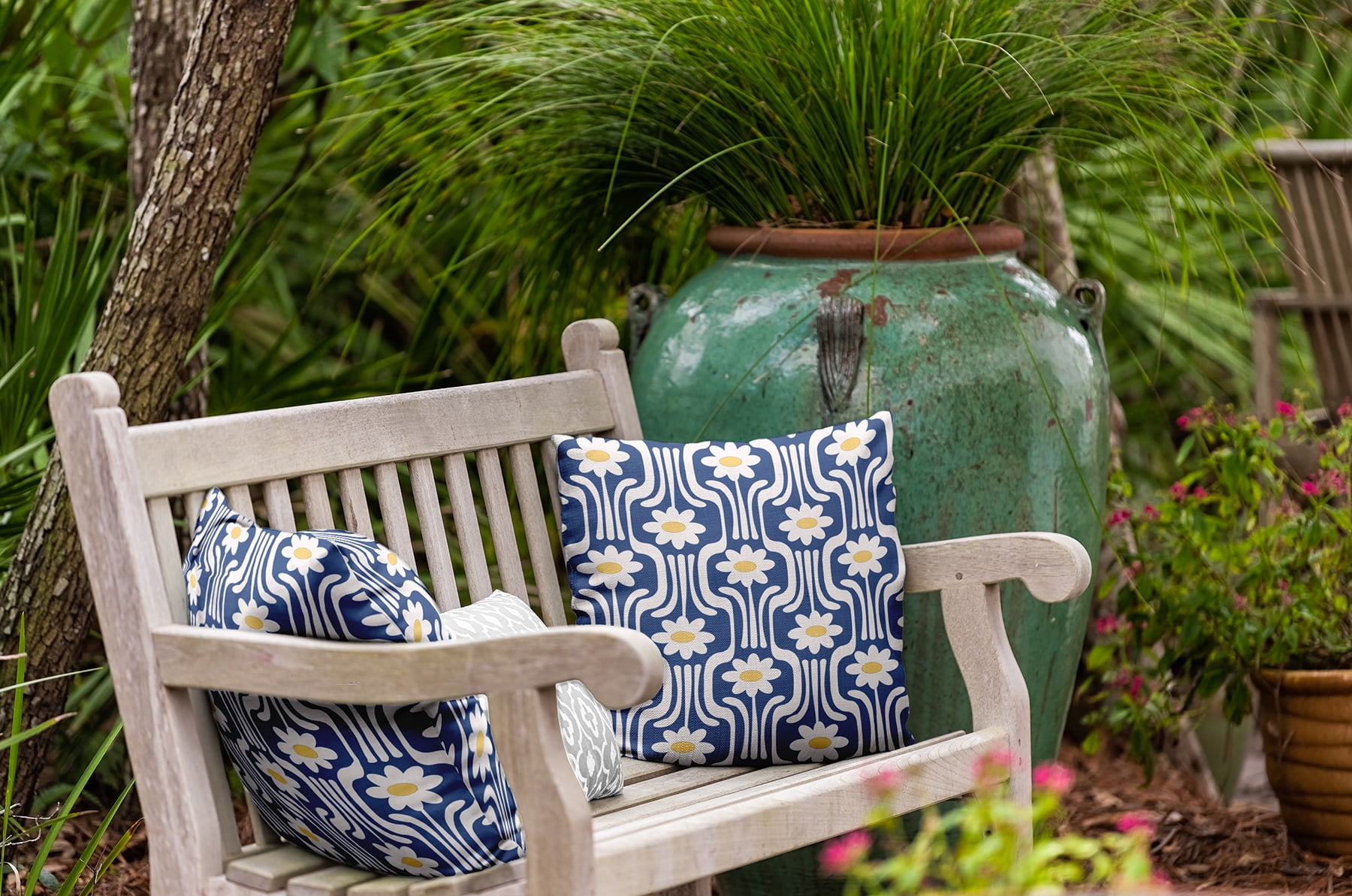 Simply Daisy 20" x 20" Daisys and Squiggles Indoor/Outdoor Throw Pillow, Nautical Navy (1 count)