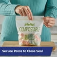 thumbnail image 2 of Sacs de Conservation des Aliments Hefty Compostables Quart à Pression, 2 of 6
